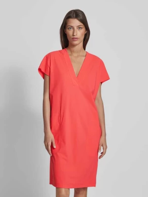 Sukienka o długości do kolan z dekoltem w serek model ‘JOYCE’ RAFFAELLO ROSSI