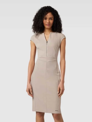 Sukienka o długości do kolan z dekoltem w serek model ‘SCUBA CREPE’ Calvin Klein Womenswear