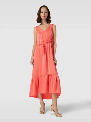 Sukienka o długości do kolan z dekoltem w serek Zero