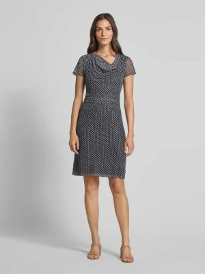 Sukienka o długości do kolan z lejącym dekoltem Zero