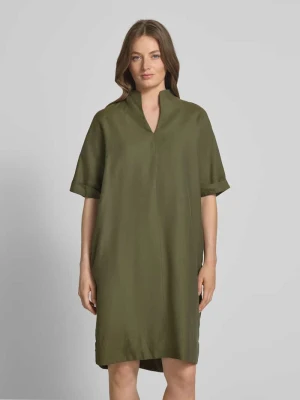 Sukienka o długości do kolan z mieszanki bawełny i lnu ze spiczastym dekoltem ze stójką Eterna