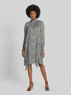 Sukienka o długości do kolan z nadrukiem na całej powierzchni model ‘Prikka’ Gestuz