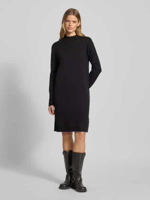 Sukienka o długości do kolan z prążkowaną stójką Betty Barclay