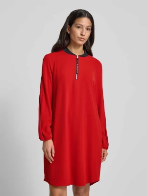 Sukienka o długości do kolan z prążkowaną stójką Marc Cain