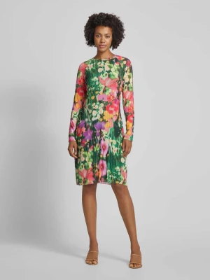 Sukienka o długości do kolan z raglanowymi rękawami Marc Cain