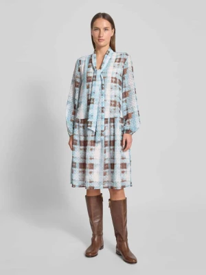 Sukienka o długości do kolan z wiązanym detalem Christian Berg Woman Selection