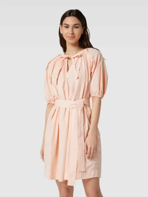 Sukienka o długości do kolan z wiązanym paskiem model ‘Dumpa’ Boss Orange