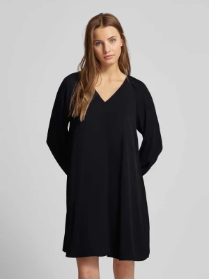 Sukienka o długości do kolan z wiskozy z dekoltem w serek Marc O'Polo