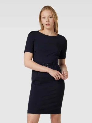 Sukienka o długości do kolan z zamkiem błyskawicznym model ‘Daleah’ Boss