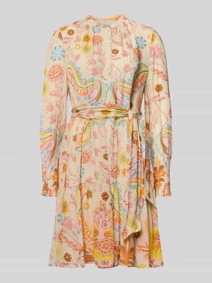 Sukienka o kroju regular fit z kwiatowym nadrukiem na całej powierzchni HERZENS