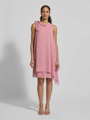 Sukienka o kroju relaxed fit ze stójką Vera Mont