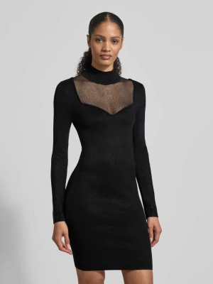 Sukienka o kroju slim fit z mieszanki wiskozy z obszyciem ozdobnymi kamieniami model ‘Lucy’ Guess