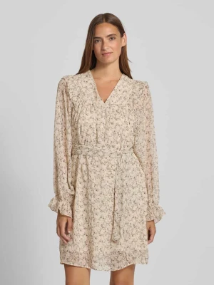 Sukienka o linii A z paskiem w talii model ‘PETRA’ Vero Moda