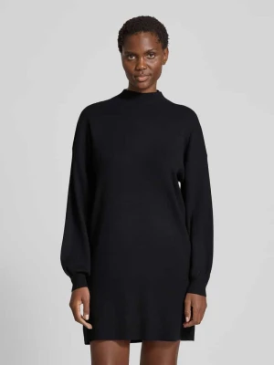 Sukienka o luźnym kroju z dzianiny z mieszanki wiskozy model ‘NANCY’ Vero Moda