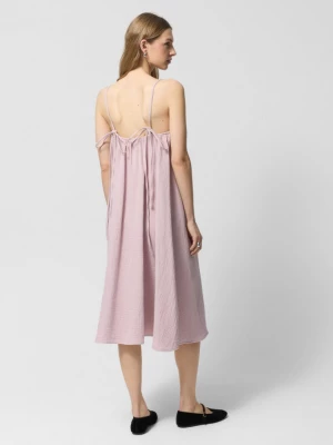 Sukienka oversize maxi z bawełnianego muślinu - różowa OUTHORN