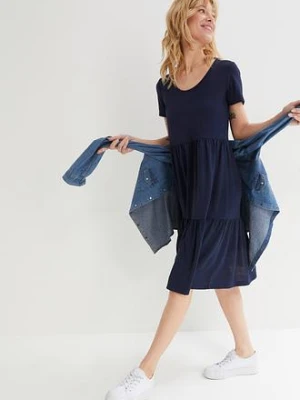 Sukienka shirtowa w strukturalny wzór bonprix