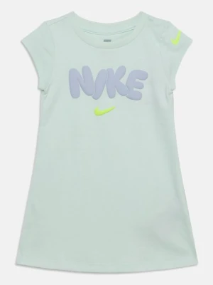 Sukienka T-shirt Nike zielony