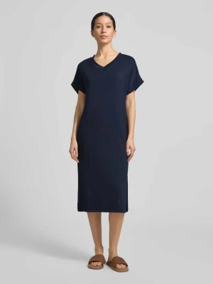 sukienka t-shirtowa z dekoltem w serek Soyaconcept