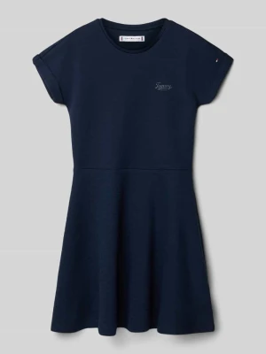 Sukienka T-shirtowa z mieszanki bawełny z nadrukiem z logo model ‘Spacer’ Tommy Hilfiger Teens