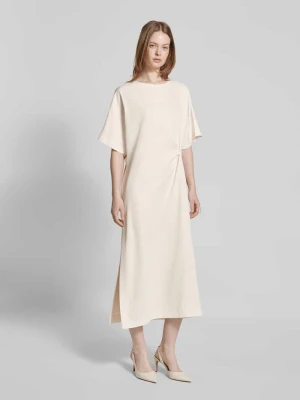 Sukienka T-shirtowa z wiązanym detalem model ‘INDAH’ drykorn