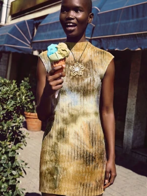 Sukienka teksturowa Desigual