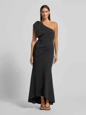 Sukienka wieczorowa o kroju na jedno ramię model ‘Lisa’ Forever New