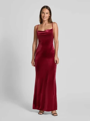 Sukienka wieczorowa o kroju slim fit z cienkimi ramiączkami Lipsy