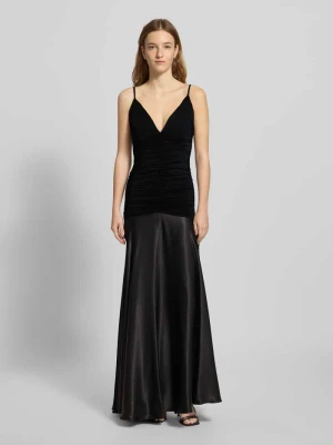 Sukienka wieczorowa o kroju slim fit z marszczeniami model ‘Lavanda’ bardot