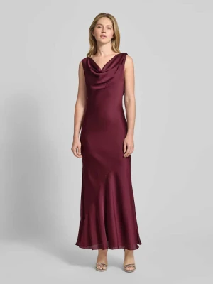 Sukienka wieczorowa o kroju slim fit z o kroju bez rękawów Swing