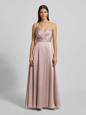 Sukienka wieczorowa w kopertowym stylu luxuar