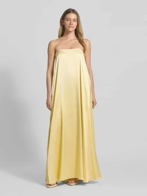 Sukienka wieczorowa z dekoltem typu bandeau SWING