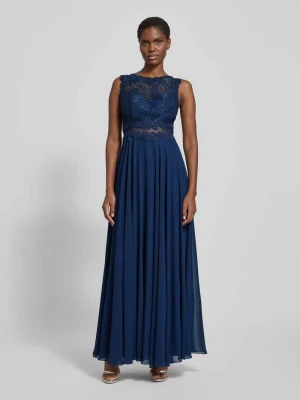 Sukienka wieczorowa z kwiatowymi haftami Mascara