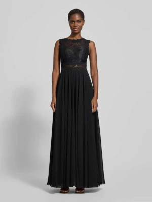 Sukienka wieczorowa z kwiatowymi haftami Mascara
