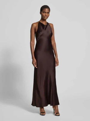 Sukienka wieczorowa z lejącym dekoltem model ‘Aria’ Forever New