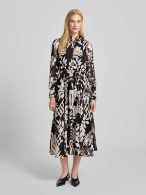 Sukienka wieczorowa ze stójką model ‘Annabel’ Forever New