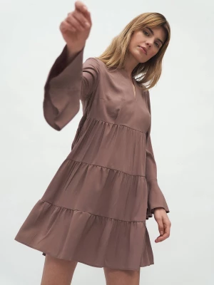 Sukienka wiskozowa z falbaną w kolorze mocca Merg