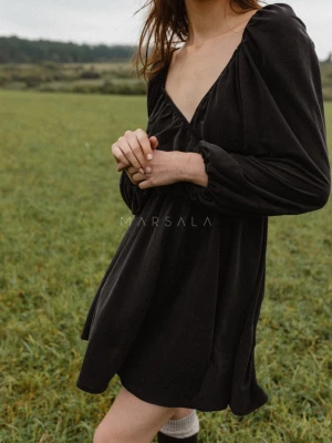 Sukienka z dekoltem na zakładkę w kolorze spranej czerni - SHY-S/M Marsala