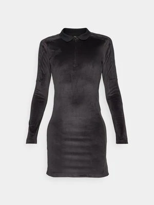 Sukienka z dżerseju adidas Sportswear