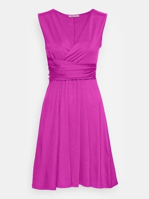 Sukienka z dżerseju Anna Field