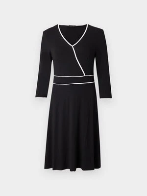 Sukienka z dżerseju Anna Field