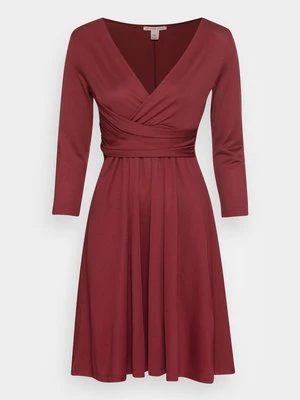 Sukienka z dżerseju Anna Field