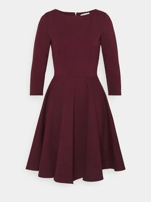 Sukienka z dżerseju Closet