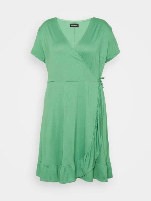 Sukienka z dżerseju Even&Odd Curvy By Zalando ciemnozielony