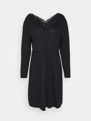 Sukienka z dżerseju EVOKED VILA