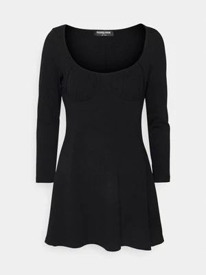 Sukienka z dżerseju Fashion Union Petite