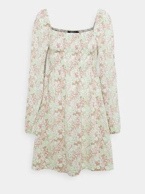 Sukienka z dżerseju Gina Tricot