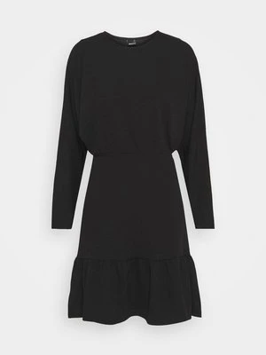 Sukienka z dżerseju Gina Tricot