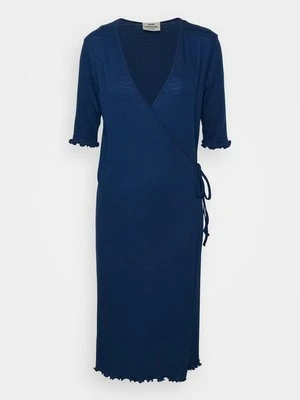 Sukienka z dżerseju Mads Nørgaard