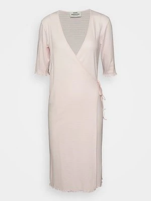 Sukienka z dżerseju Mads Nørgaard