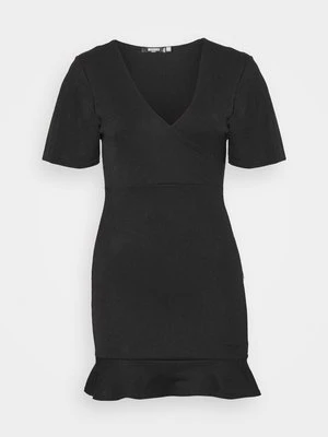 Sukienka z dżerseju Missguided Petite